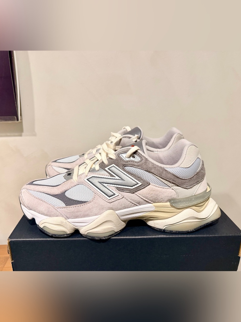 New Balance 9060 unisex sneakers (gray colorway). - Picture 4 of 9